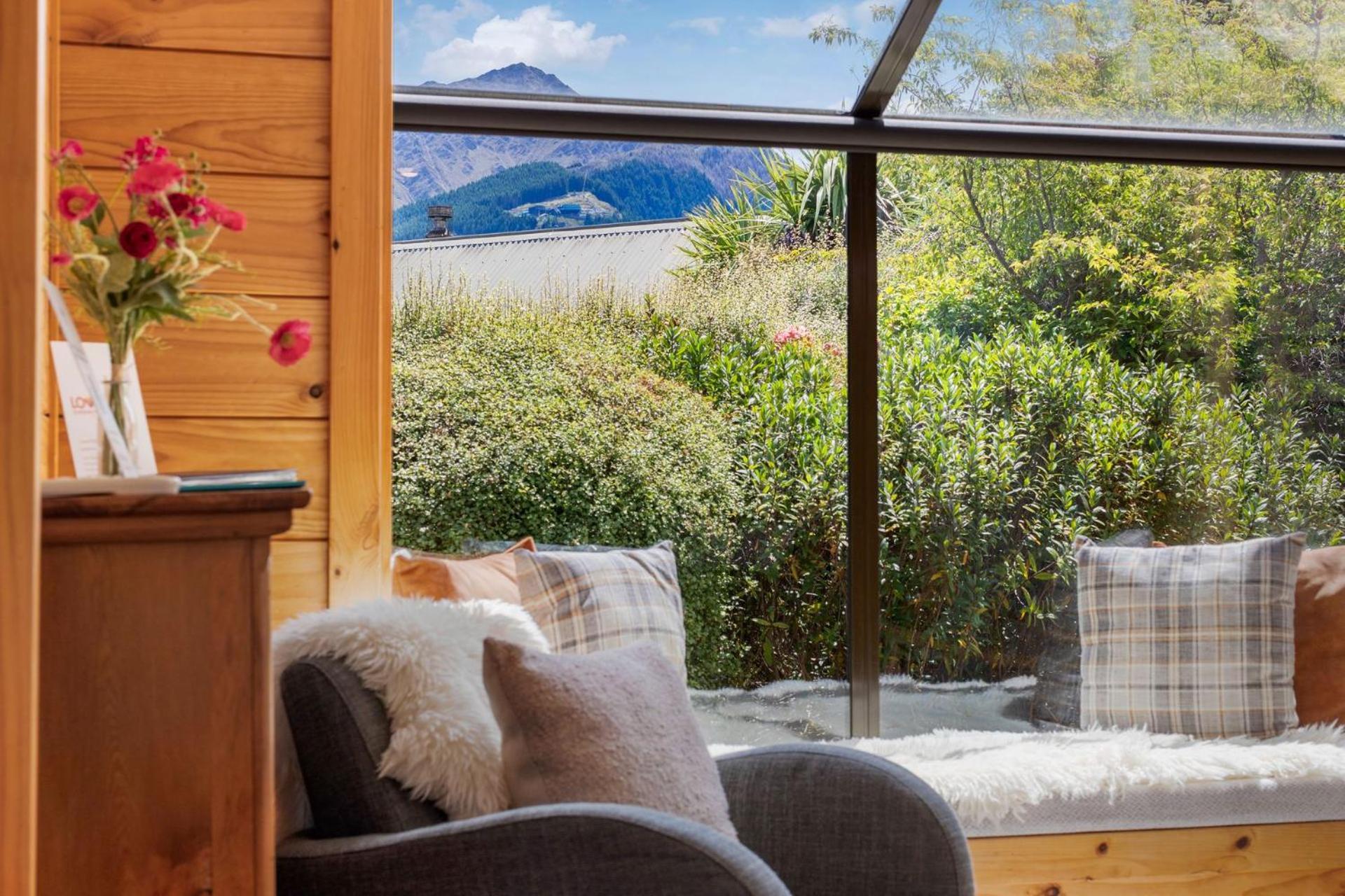 Tranquil Heights Villa Queenstown Exteriör bild