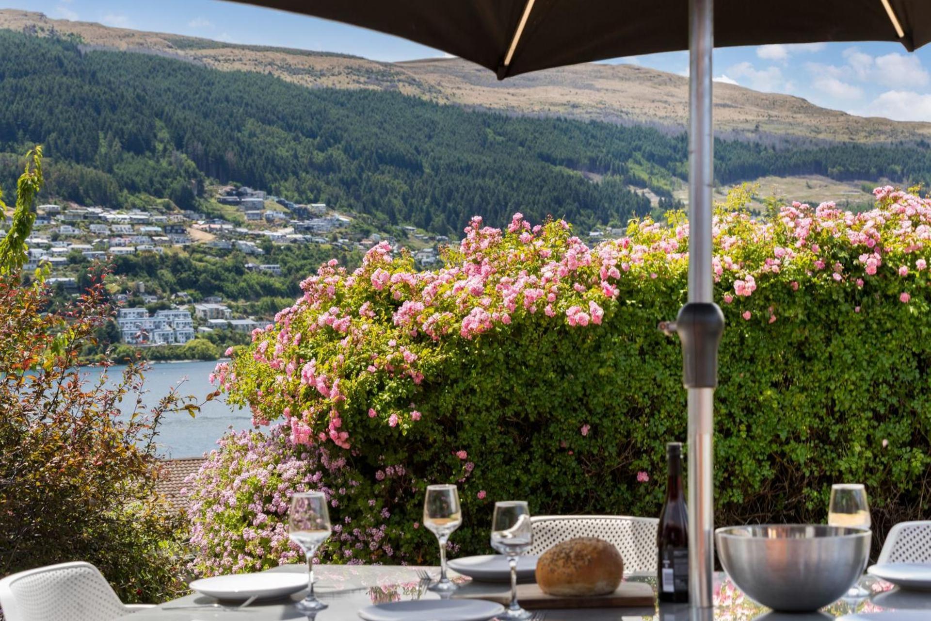 Tranquil Heights Villa Queenstown Exteriör bild